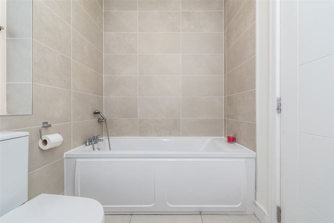 8 Oak Park Avenue, Oak Park Naas, Co. Kildare W91 HFF8, Naas, Kildare