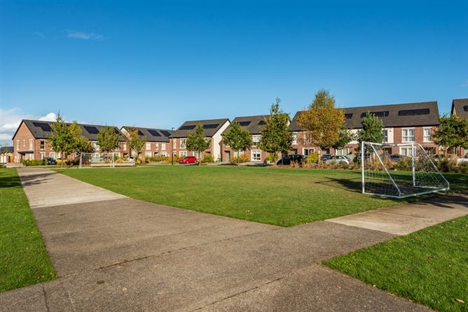 8 Oak Park Avenue, Oak Park Naas, Co. Kildare W91 HFF8, Naas, Kildare