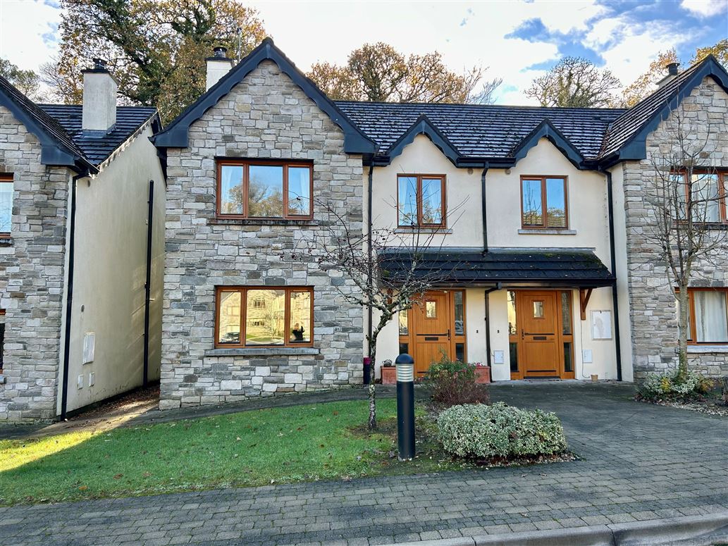 7 Lord Leitrim Court, Lough Rynn, Mohill, Leitrim