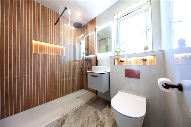 https://photos-a.propertyimages.ie/media/4/8/9/5002984/5b50c5d0-50c4-49bf-8734-f6ce57df0ba5_l.jpg