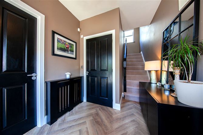 https://photos-a.propertyimages.ie/media/4/8/9/5002984/5b50c5d0-50c4-49bf-8734-f6ce57df0ba5_l.jpg