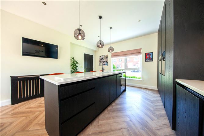 https://photos-a.propertyimages.ie/media/4/8/9/5002984/5b50c5d0-50c4-49bf-8734-f6ce57df0ba5_l.jpg