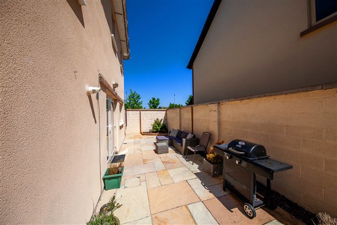 https://photos-a.propertyimages.ie/media/4/8/9/5002984/5b50c5d0-50c4-49bf-8734-f6ce57df0ba5_l.jpg