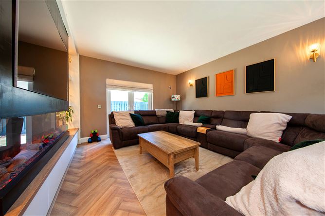 https://photos-a.propertyimages.ie/media/4/8/9/5002984/5b50c5d0-50c4-49bf-8734-f6ce57df0ba5_l.jpg