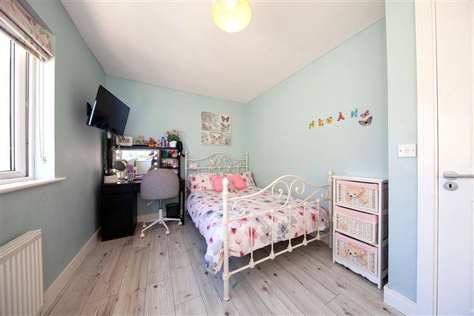 https://photos-a.propertyimages.ie/media/4/8/9/5002984/5b50c5d0-50c4-49bf-8734-f6ce57df0ba5_l.jpg