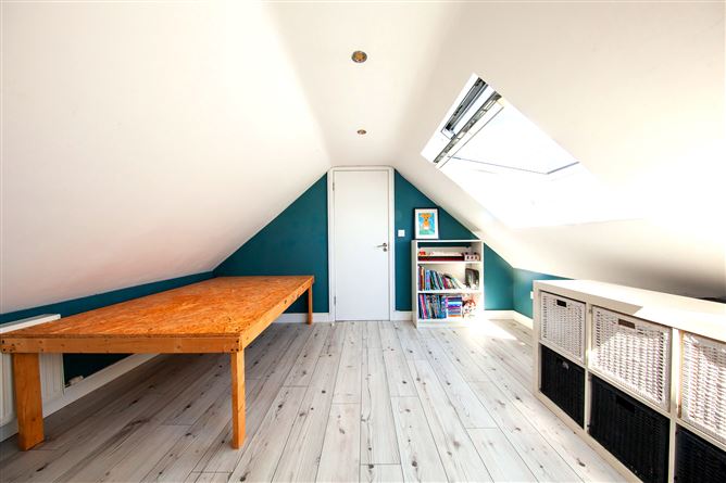 https://photos-a.propertyimages.ie/media/4/8/9/5002984/5b50c5d0-50c4-49bf-8734-f6ce57df0ba5_l.jpg