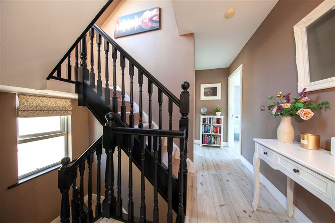 https://photos-a.propertyimages.ie/media/4/8/9/5002984/5b50c5d0-50c4-49bf-8734-f6ce57df0ba5_l.jpg