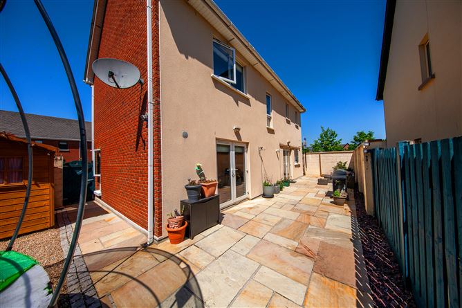 https://photos-a.propertyimages.ie/media/4/8/9/5002984/5b50c5d0-50c4-49bf-8734-f6ce57df0ba5_l.jpg