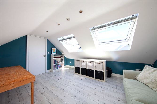 https://photos-a.propertyimages.ie/media/4/8/9/5002984/5b50c5d0-50c4-49bf-8734-f6ce57df0ba5_l.jpg