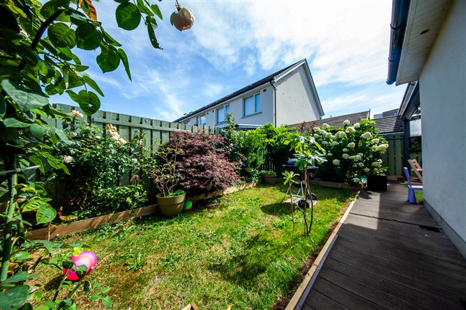 Photo 25 of 29 — 12 Stratton Drive, Lucan, Adamstown, Dublin