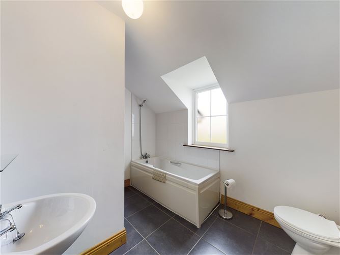 45 Moinin, Kilkee, Co. Clare.