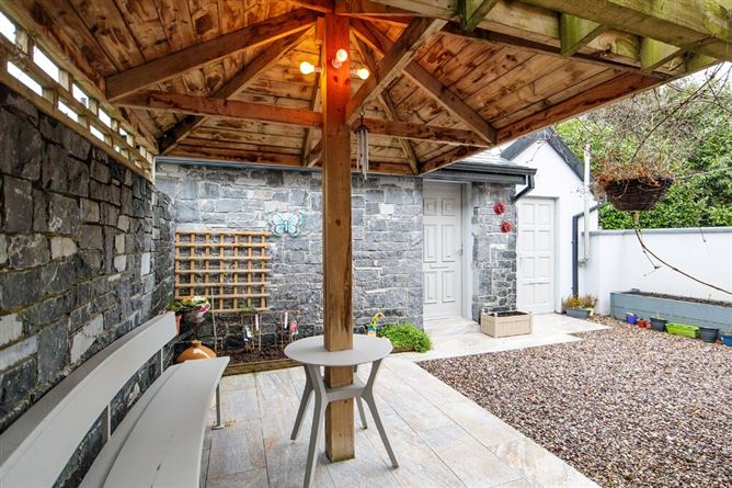 11 Mallfield, Thomastown, Co. Kilkenny