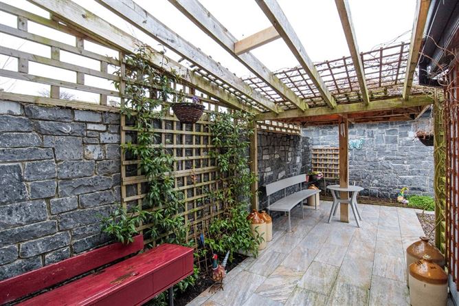 11 Mallfield, Thomastown, Co. Kilkenny