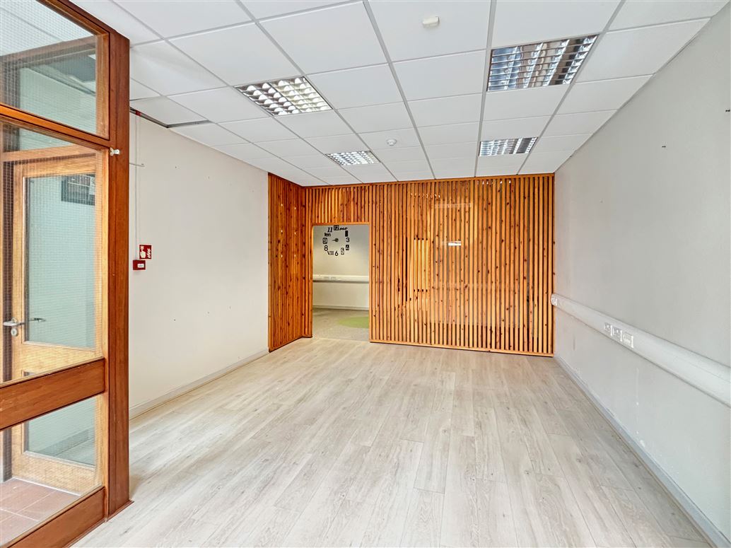 Ground Floor Unit, Hardiman House, Eyre Square, Galway City, Galway