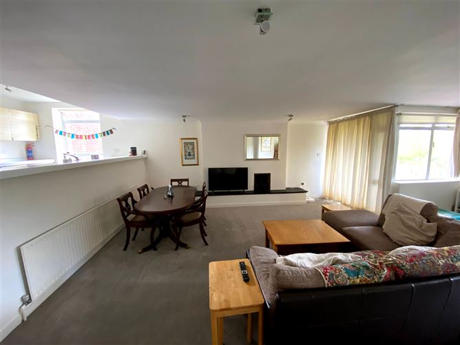 https://photos-a.propertyimages.ie/media/4/9/0/5000094/76d6eda2-17fb-4842-8452-50f659c44121_l.jpg