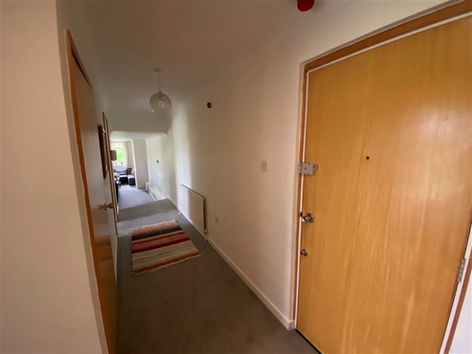 https://photos-a.propertyimages.ie/media/4/9/0/5000094/76d6eda2-17fb-4842-8452-50f659c44121_l.jpg