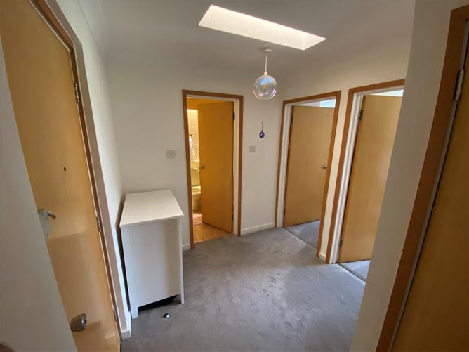 https://photos-a.propertyimages.ie/media/4/9/0/5000094/76d6eda2-17fb-4842-8452-50f659c44121_l.jpg