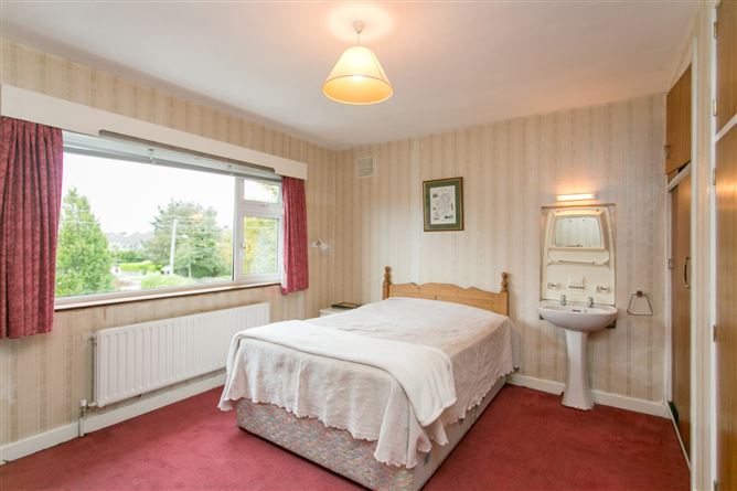 34 Lakelands Crescent, Stillorgan, Dublin