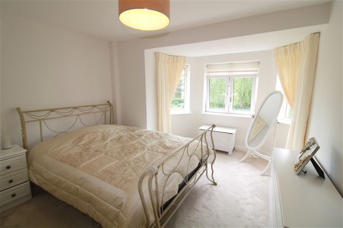 25 Collegewood, Castleknock,   Dublin 15