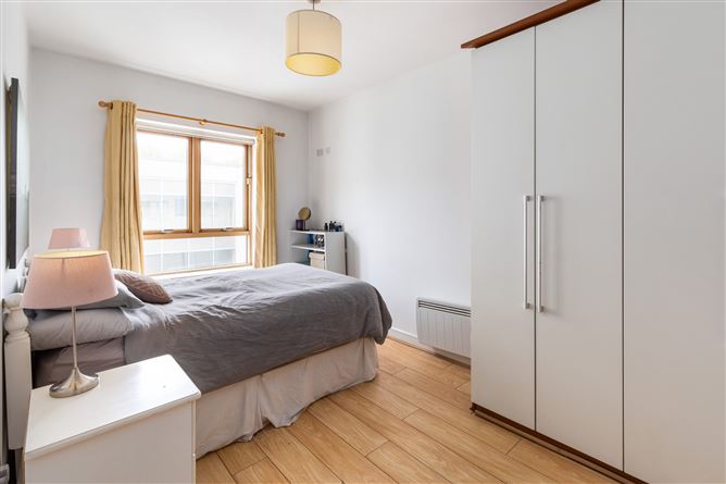 Photo 5 of 10 — 55 Hyde Court, Townsend Street, Dublin 2