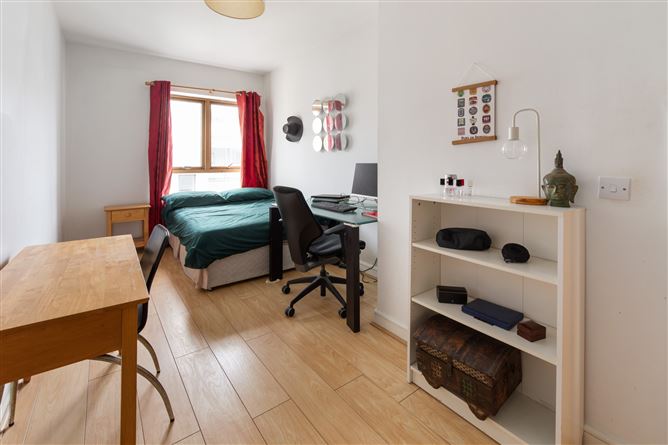 Photo 7 of 10 — 55 Hyde Court, Townsend Street, Dublin 2