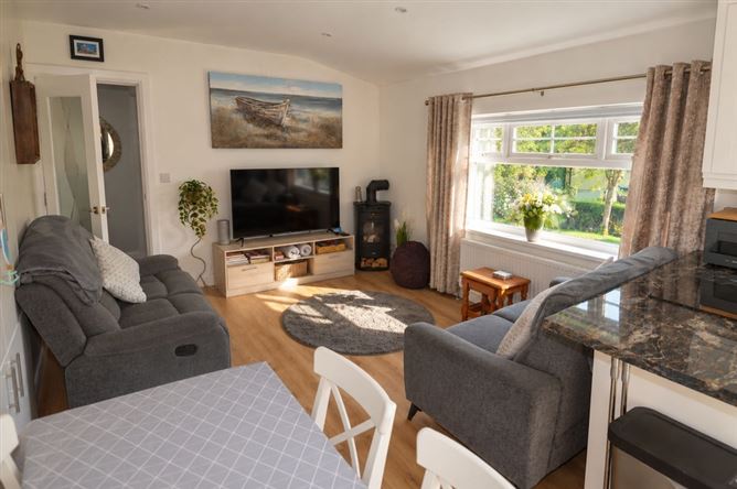 'Rose Cottage', Ballyara, Killybegs, Co. Donegal