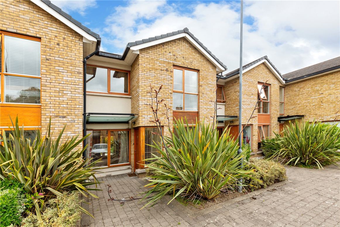 12 The Courtyard, Milltown Avenue, Mount Saint Annes, Dublin 6 Sherry