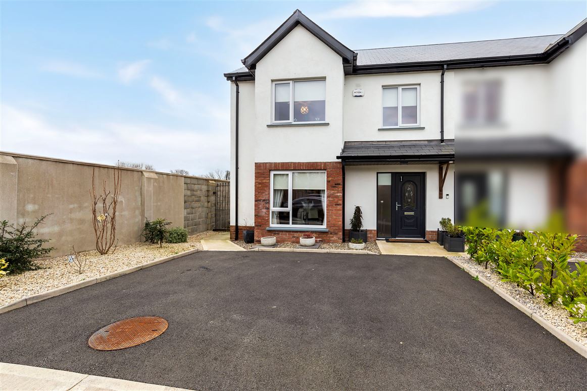 1 Radharc An Chuain, Castlebridge, Wexford