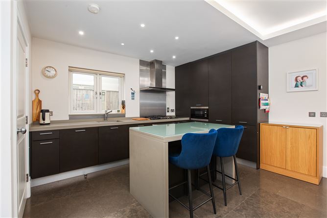 45 College Square, Wainsfort Manor Drive , Terenure,   Dublin 6W