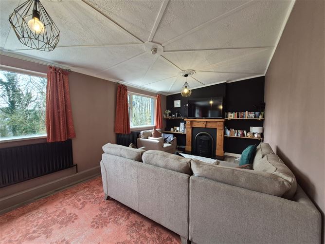 32 Pinewoods, Westport, Co. Mayo