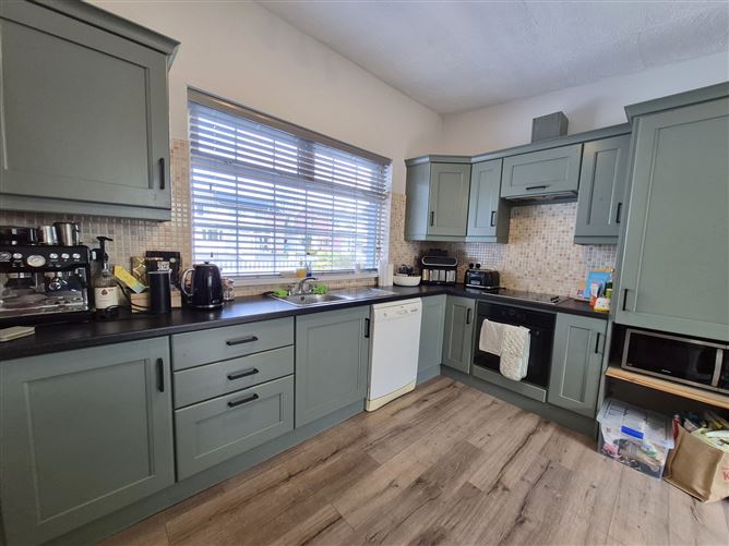 32 Pinewoods, Westport, Co. Mayo