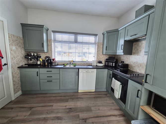 32 Pinewoods, Westport, Co. Mayo