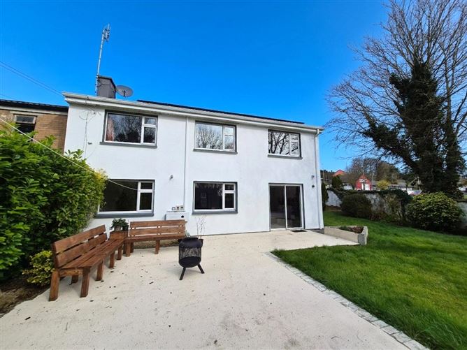 32 Pinewoods, Westport, Co. Mayo