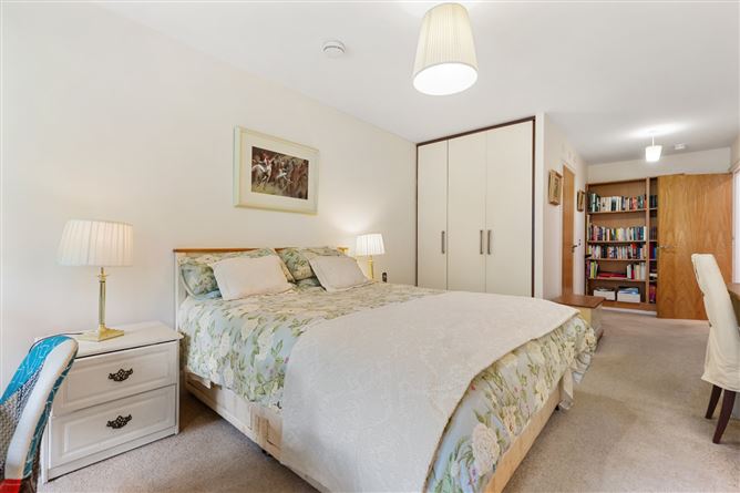 Photo 13 of 25 — 39 The Croft, Parc Na Silla Avenue, Loughlinstown, Dublin 18