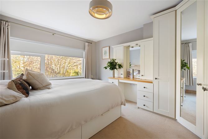 3 Vale View Lawn, The Park, Cabinteely, Dublin 18