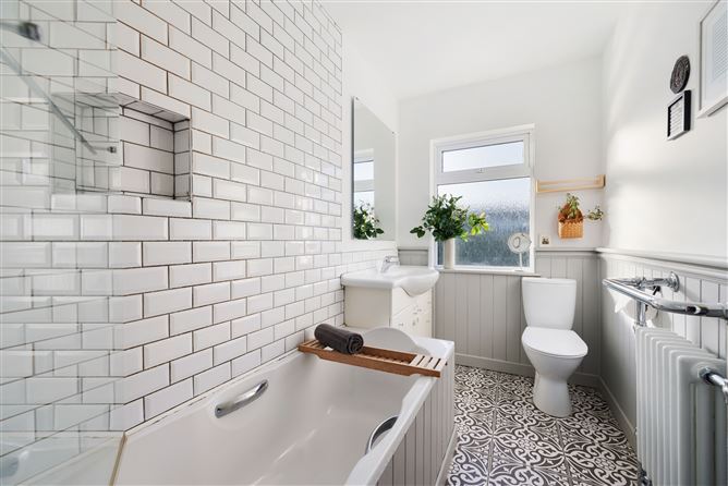 3 Vale View Lawn, The Park, Cabinteely, Dublin 18