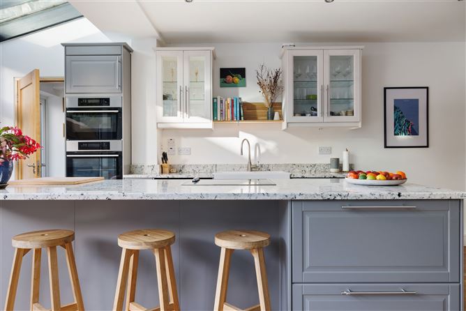 3 Vale View Lawn, The Park, Cabinteely, Dublin 18