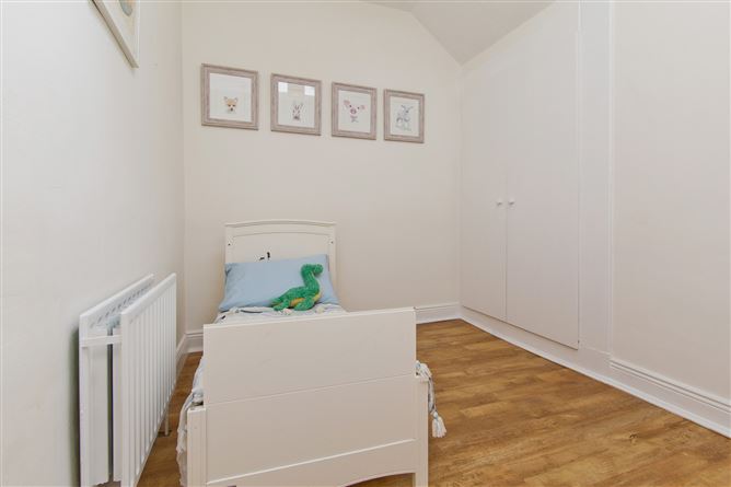 8 Brighton Cottages, Brighton Road, Foxrock, Dublin 18