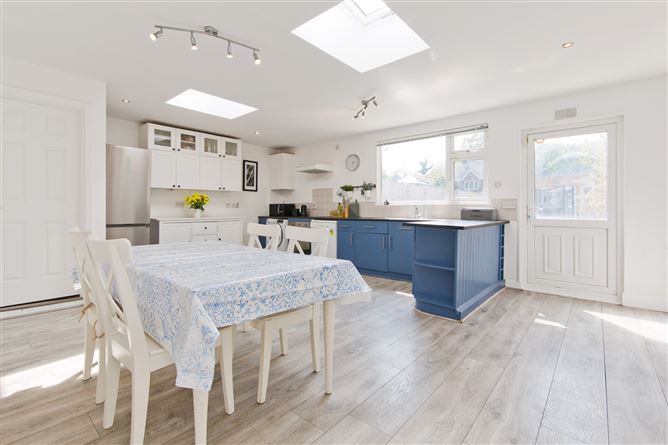 8 Brighton Cottages, Brighton Road, Foxrock, Dublin 18