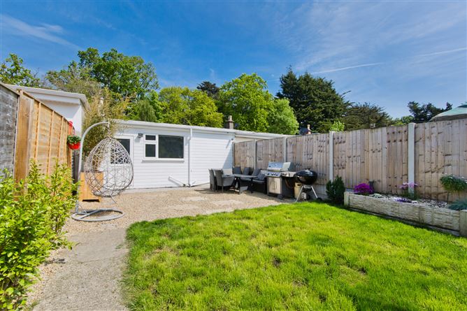 8 Brighton Cottages, Brighton Road, Foxrock, Dublin 18