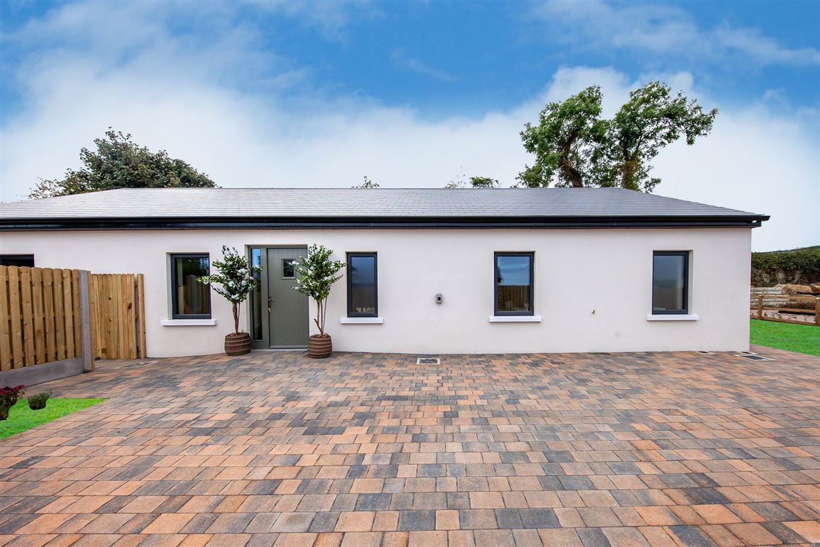3 Bed Bungalows (Barracks) @ Glenamuck Cottages, Carrickmines, Dublin 18