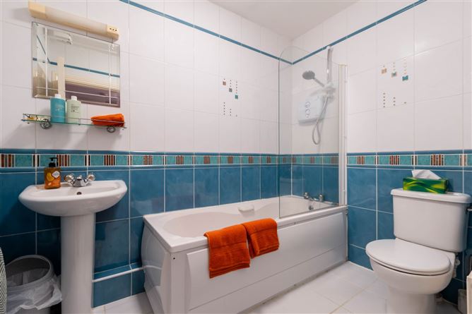 72 Dun Na Carraige, Blackrock, Salthill, County Galway