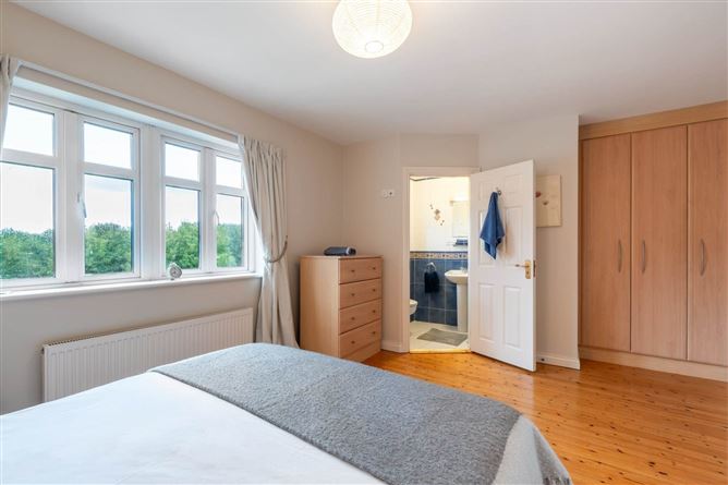 72 Dun Na Carraige, Blackrock, Salthill, County Galway