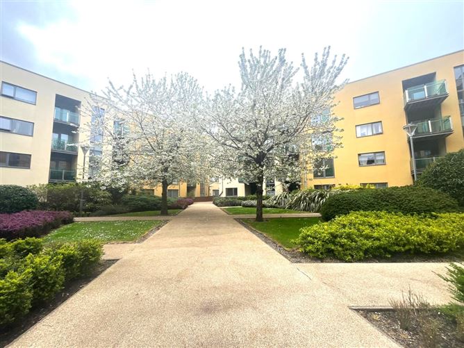 Glenesky Square, Phoenix Park Racecourse, Castleknock, Dublin 15