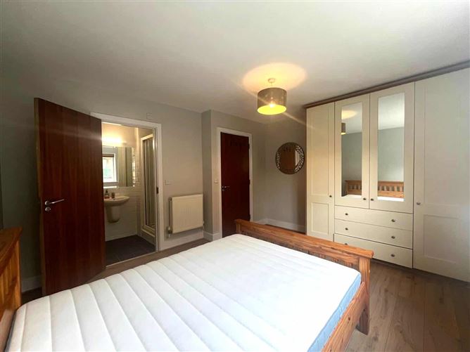 Glenesky Square, Phoenix Park Racecourse, Castleknock, Dublin 15