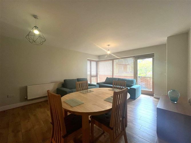 Glenesky Square, Phoenix Park Racecourse, Castleknock, Dublin 15