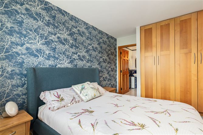 6 Woodville Court, Second Sea Road, Sligo