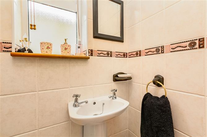 6 Woodville Court, Second Sea Road, Sligo