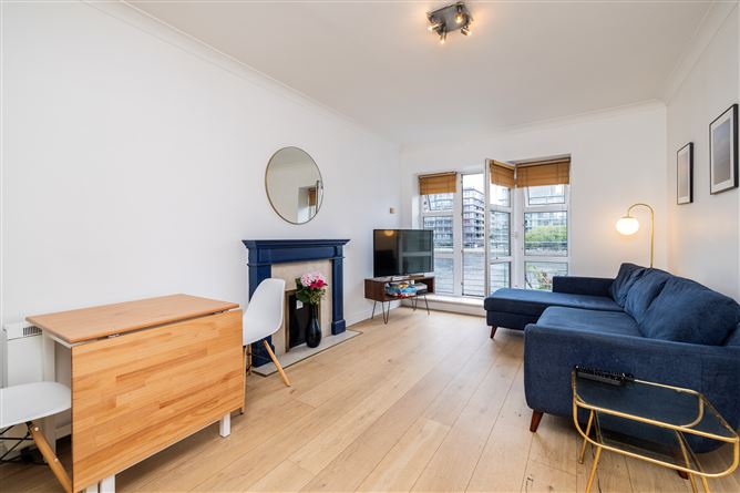 215 The Waterside, Charlotte Quay , Grand Canal Dk, Dublin 4