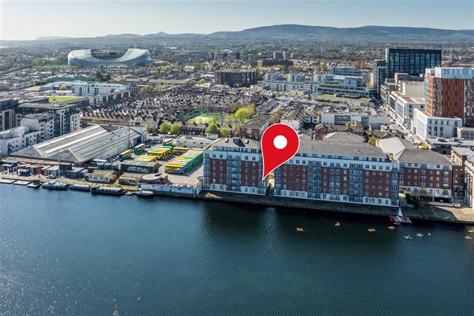 215 The Waterside, Charlotte Quay , Grand Canal Dk, Dublin 4